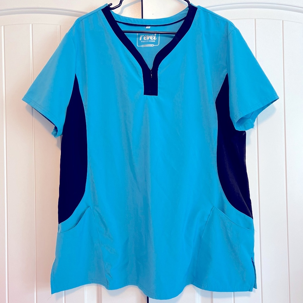 Flattering Scrub Top with 2 Pockets